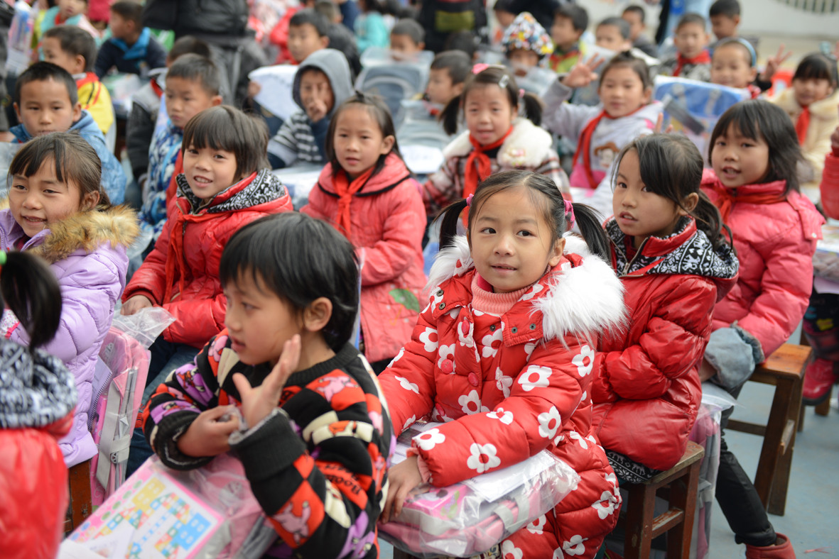 明星企業,OUDI,AIRWOMAN,眉筆,眼線筆,唇線筆,眼影,指甲油,眼影,口紅,唇彩,彩妝系列,化妝品