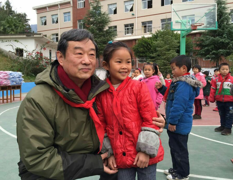 明星企業,OUDI,AIRWOMAN,眉筆,眼線筆,唇線筆,眼影,指甲油,眼影,口紅,唇彩,彩妝系列,化妝品